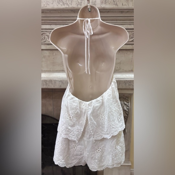 NWT White Eyelet Lace Backless Halter Romper Size Small - Picture 3 of 16